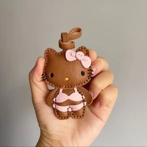 🆕️🐱 FAUX LEATHER HELLO KITTY BAG CHARM 🐱